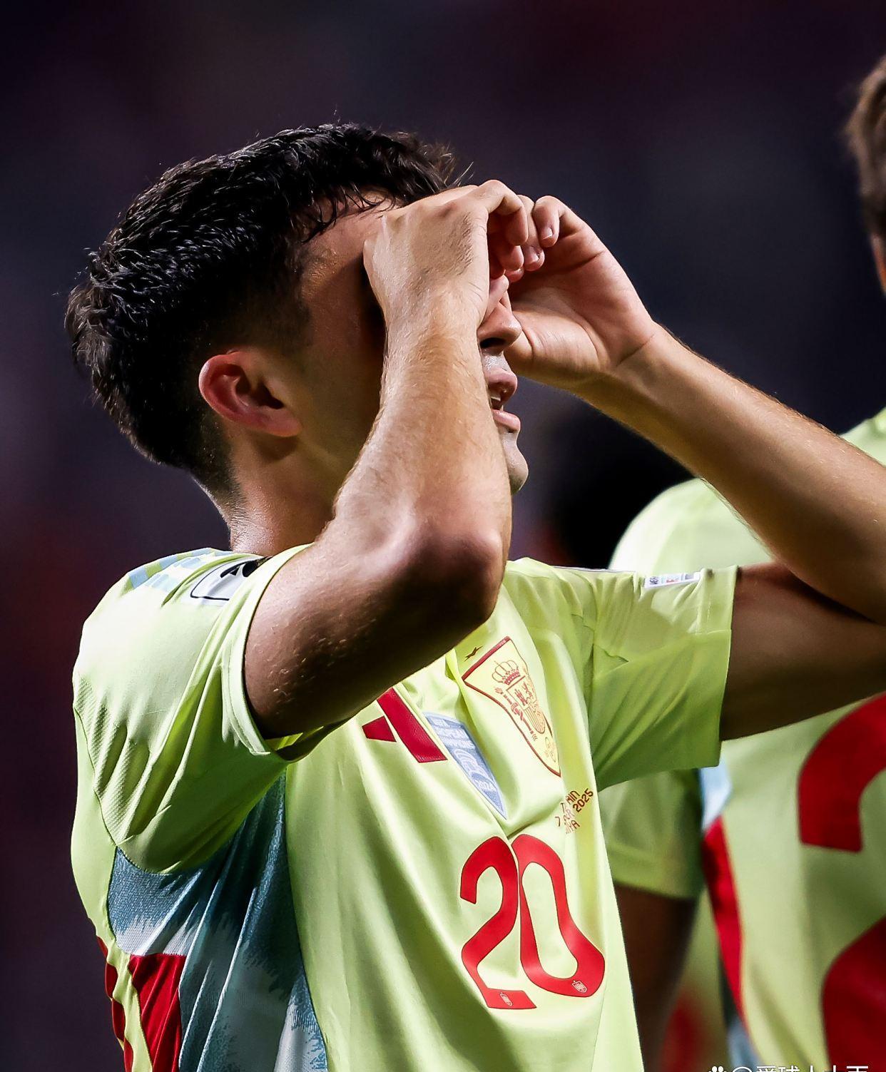 开云官方-今晚西汉姆临场应变：欧联节点到来，压力陡增，赛季目标并未改变的简单介绍